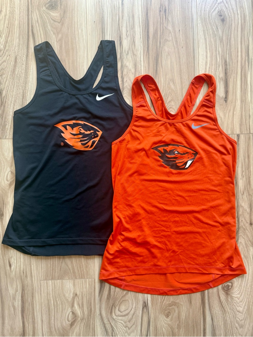 Nike Dri-Fit Women's Tank Tops - Oregon State Bea Black & Orange Team Logo Set